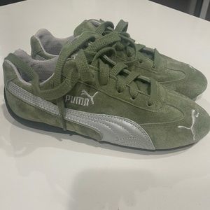 Women’s Puma Speed Cats size 6 NWOT